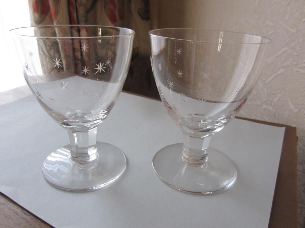 Twee cristal Val st Lambert model Pully stars wijnglazen, Antiek en Kunst, Antiek | Glas en Kristal, Verzenden