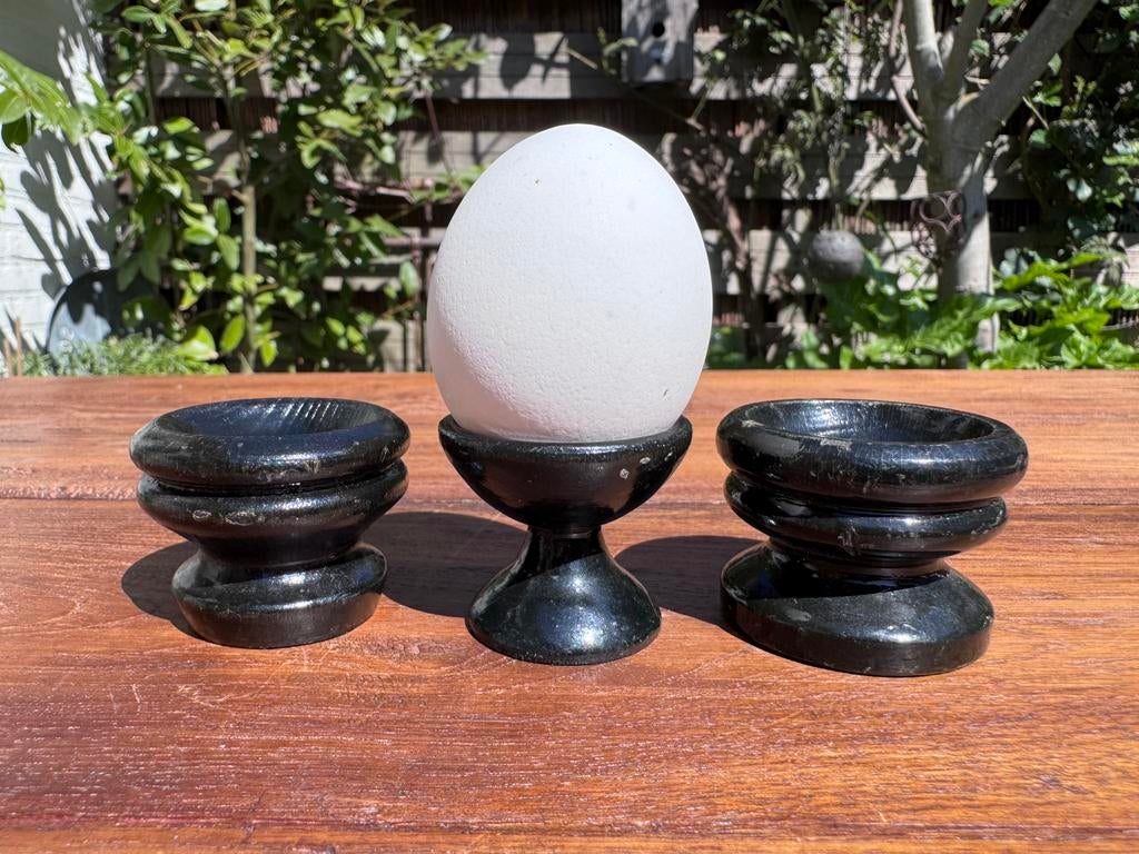 3 Antieke Handgedraaide Eierdopjes – Zwart Hout – Art deco, Antiek en Kunst, Ophalen of Verzenden