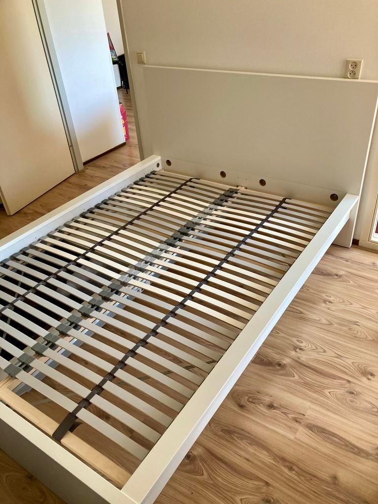IKEA 2 persoonsbed 140x200 met 2 lades en skorva middenbalk, Ophalen, Gebruikt, Wit, Tweepersoons