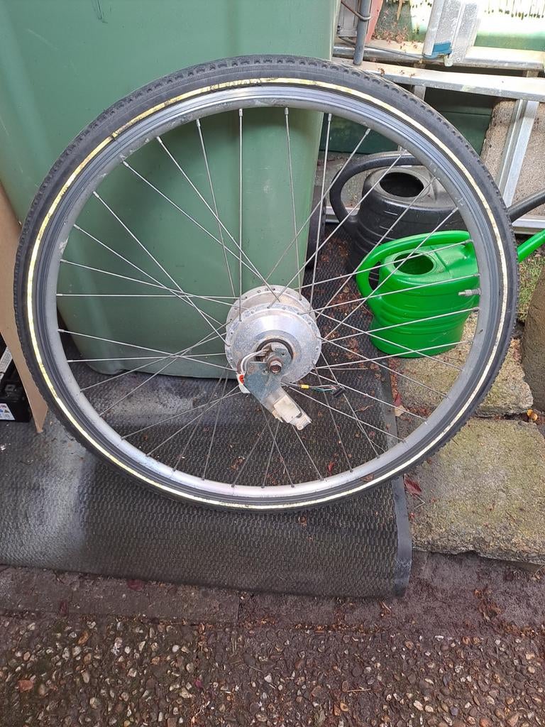 Giant voorwiel met motor 28 inch - E-bike onderdeel, Fietsen en Brommers, Fietsonderdelen, Gebruikt, Giant, Aluminium, Ophalen