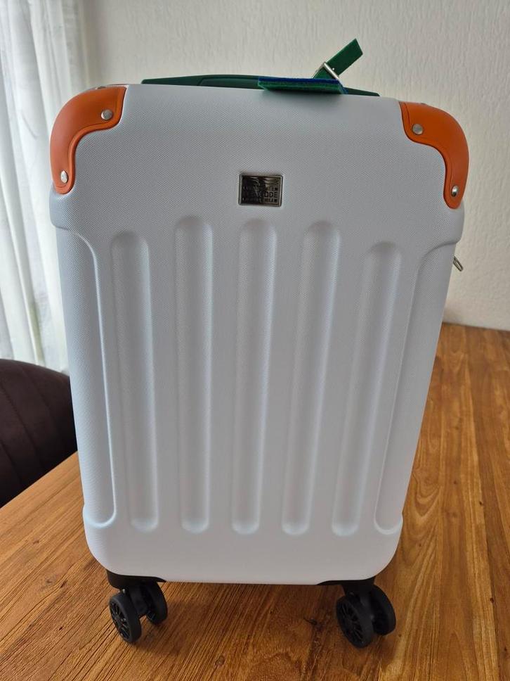 Nieuwe Postcodeloterij koffer.voor een nette prijs van 27.50, Sieraden, Tassen en Uiterlijk, Koffers, Nieuw, Hard kunststof, 50 tot 60 cm