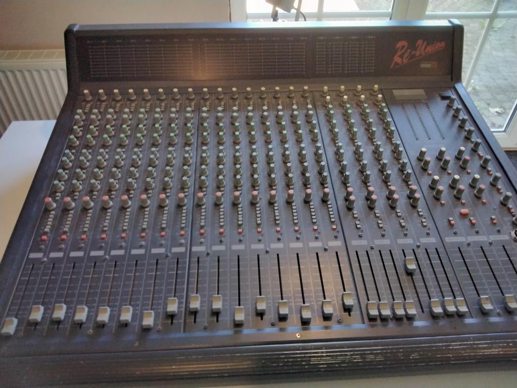 Mengpaneel, Ophalen of Verzenden, Gebruikt, 10 tot 20 kanalen, Microfooningang