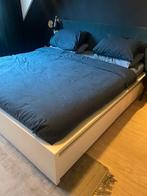 Ikea Malm met blauw beklede hoofdbord, Huis en Inrichting, Slaapkamer | Bedden, Ophalen, Gebruikt, Blauw, Tweepersoons