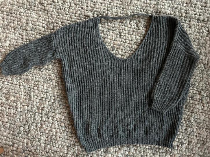 Trui grijs gebreid ribbel en lage rug gedragen met maat 38, Kleding | Dames, Truien en Vesten, Gedragen, Maat 38/40 (M), Grijs