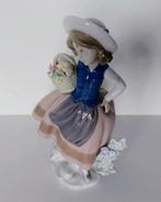 LIadro sweet scene bloemenmeisje no. 05221., Ophalen of Verzenden