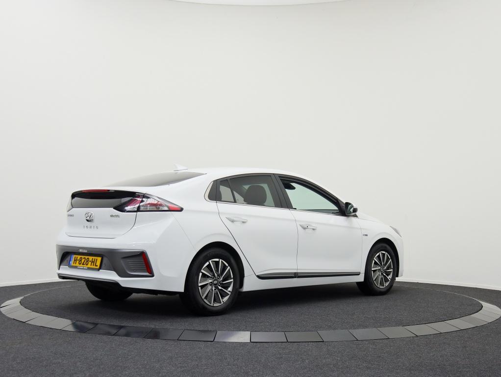 Hyundai IONIQ Premium EV 38 kWh | SOH 100% | Leder | Stoelve, Auto's, Hyundai, Automaat, Gebruikt, Zwart, Wit