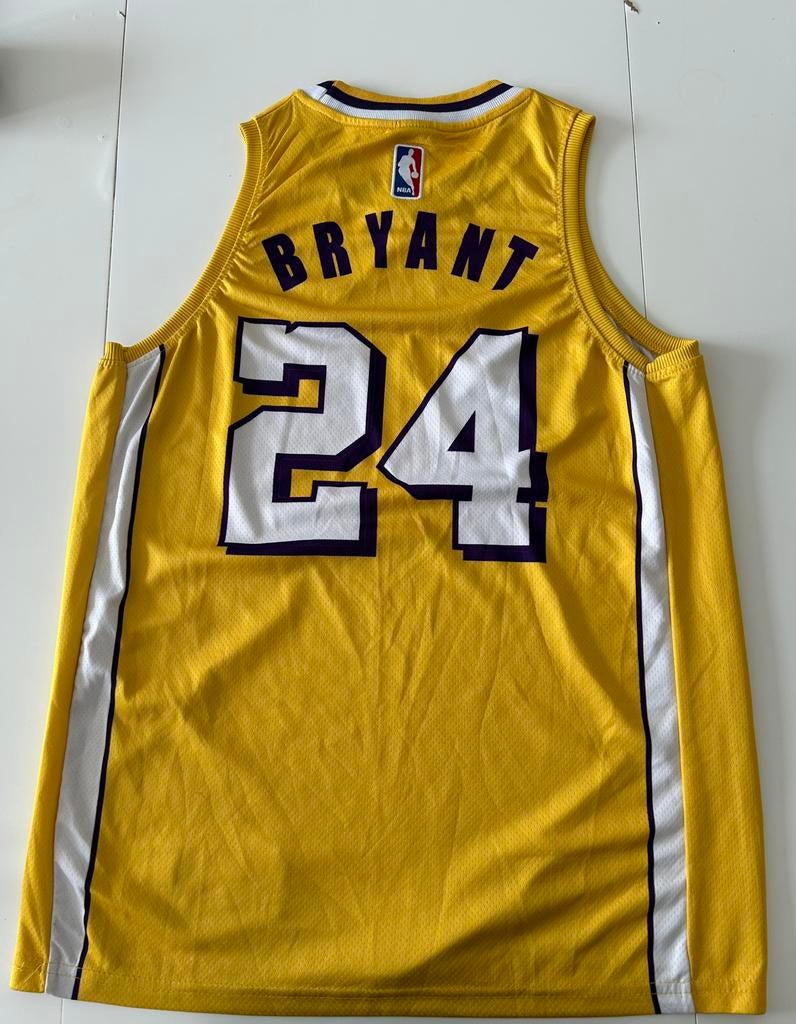 Nike Los Angeles Lakers Kobe Bryant 24 jersey size L, Sport en Fitness, Basketbal, Ophalen of Verzenden, Gebruikt, Kleding