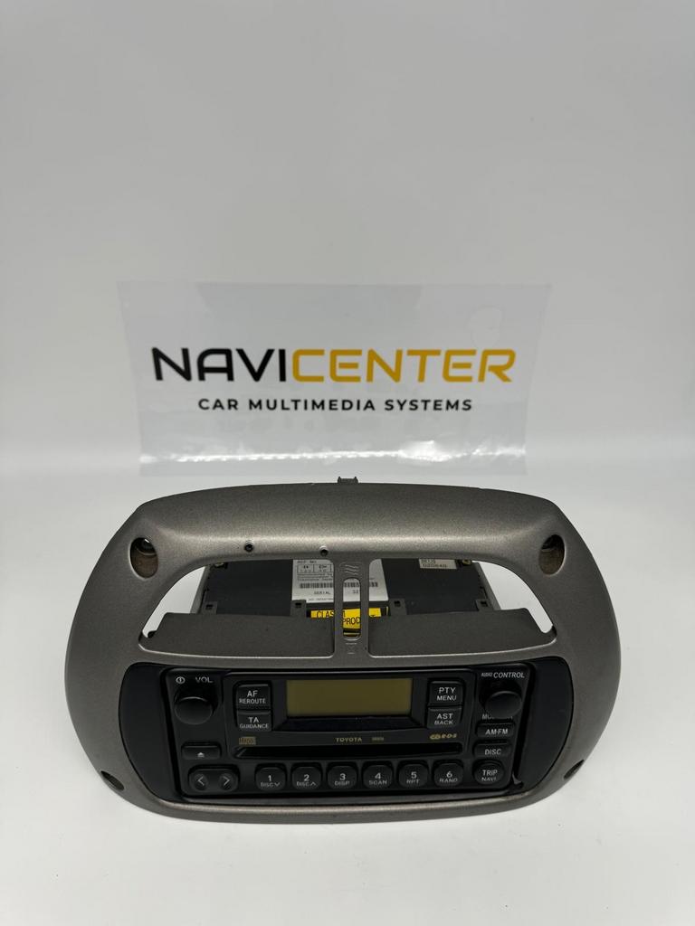 Toyota RAV4 Radio CD Speler met Inbouwpaneel OEM, Ophalen of Verzenden, Gebruikt