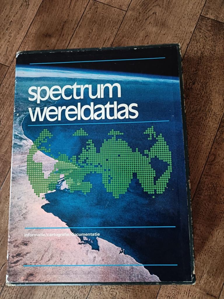 Spectrum Wereldatlas, Boeken, Atlassen en Landkaarten, Gelezen, Overige atlassen, Ophalen of Verzenden, 1800 tot 2000