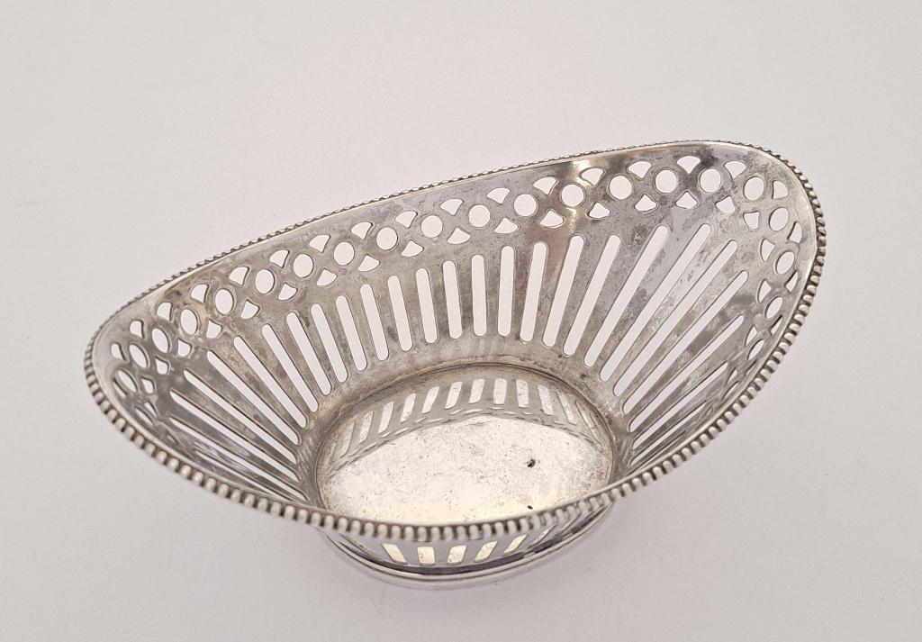 Zilveren bonbonmandje - 1977, Antiek en Kunst, Ophalen of Verzenden, Zilver