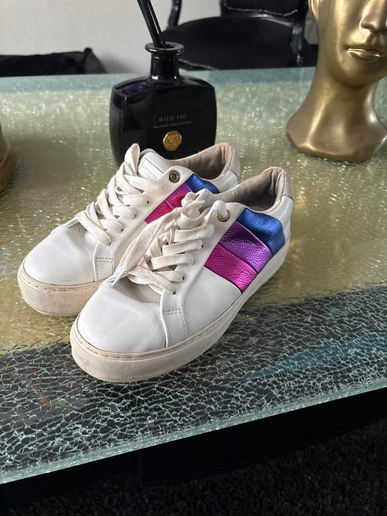 Kurt Geiger sneakers maat 37, Kleding | Dames, Wit, Ophalen of Verzenden, Sneakers of Gympen, Gedragen