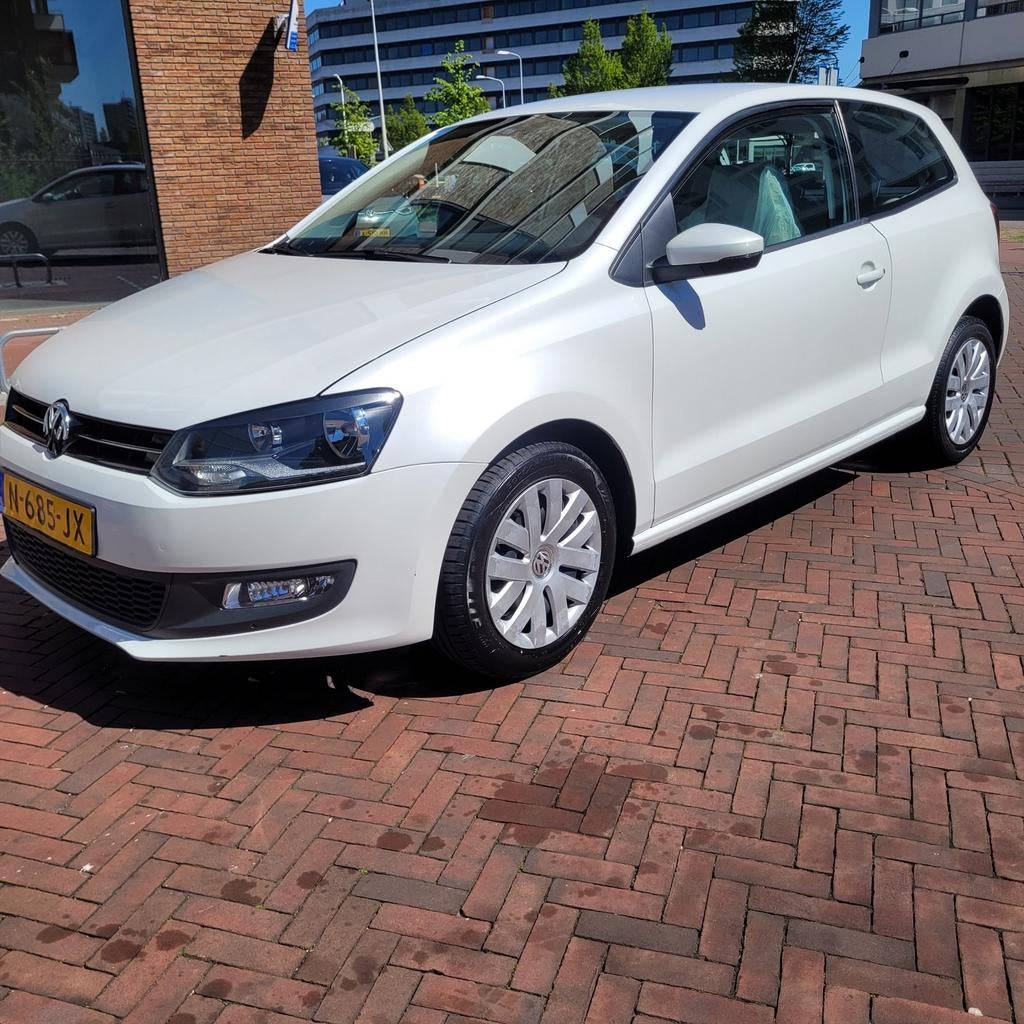 Volkswagen Polo 1.4 automaat, Auto's, Stof, Beige, Wit, Onderhoudsboekje