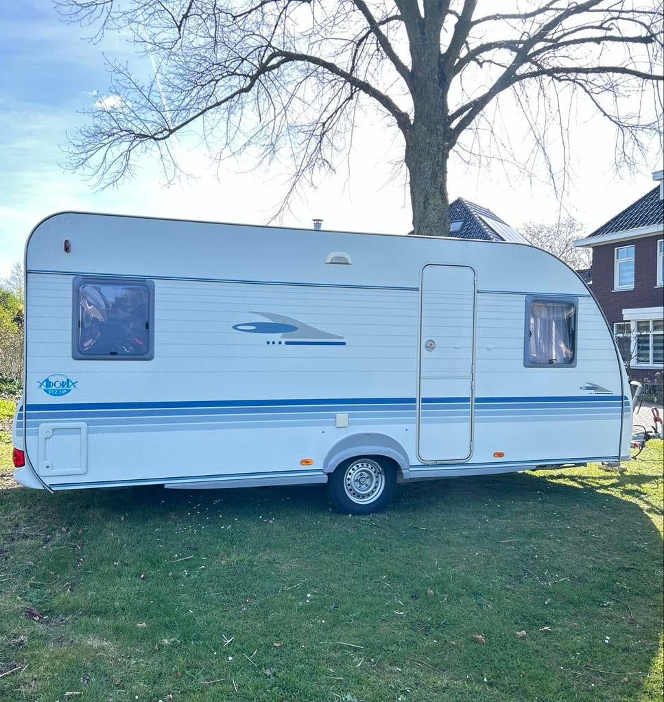 Adria Adora 512 caravan, bouwjaar 2005, Rondzit, Omvormbare zithoek, Particulier, Adria