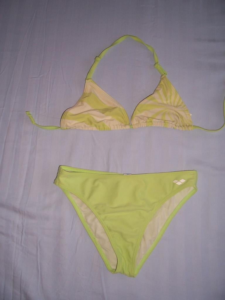 Bikini licht groen merk Arena maat 164, Kinderen en Baby's, Kinderkleding | Maat 164, Gebruikt, Arena, Meisje, Sport- of Zwemkleding