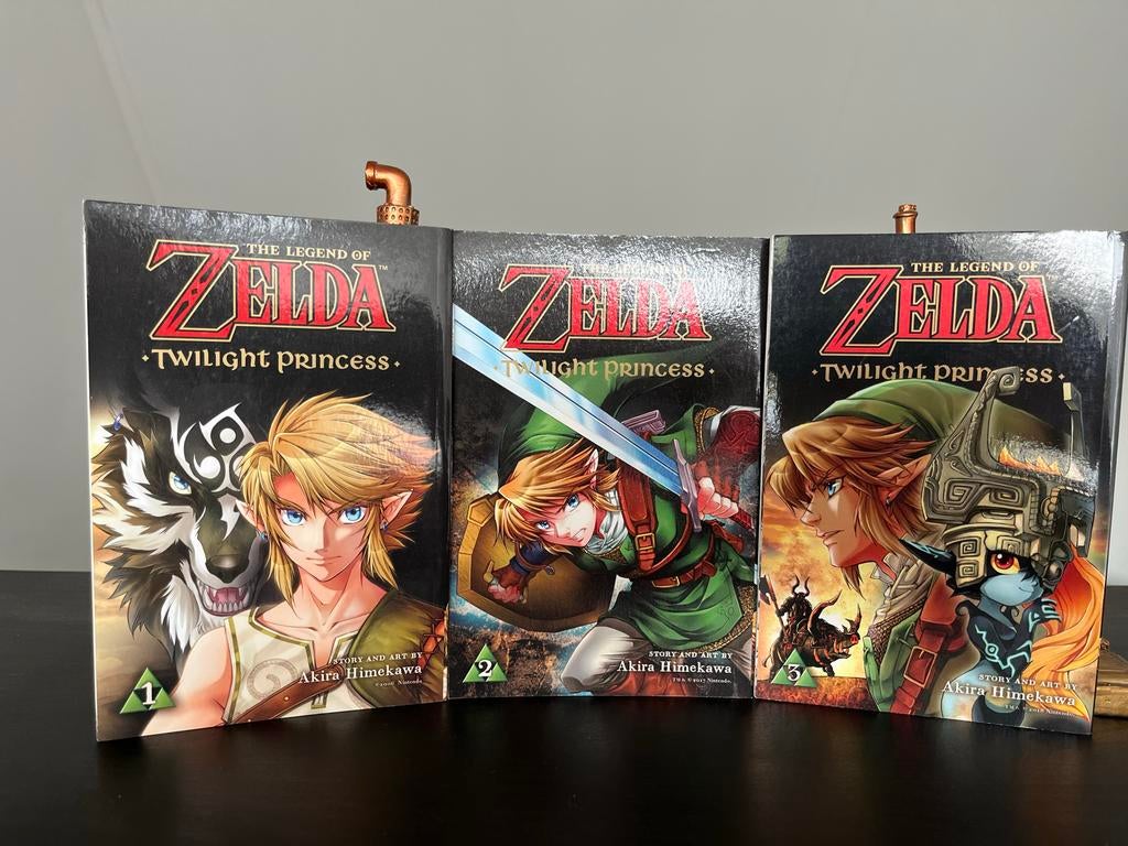 Zelda Twilight Princess Manga Deel 1, 2 en 3 (Engels), Boeken, Meerdere comics, Ophalen of Verzenden, Zo goed als nieuw, Japan (Manga)