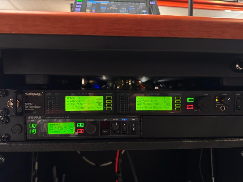 Shure UR4D Draadloos Microfoonsysteem met UR1 en UR2, Muziek en Instrumenten, Microfoons, Ophalen, Gebruikt, Zangmicrofoon, Draadloos