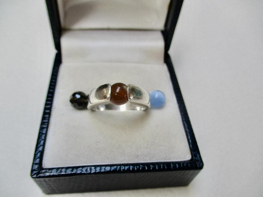 Melano ring maat 51 met 3 Cateye balletjes 925 zilver, Verzenden, Zo goed als nieuw, Dame, Zilver