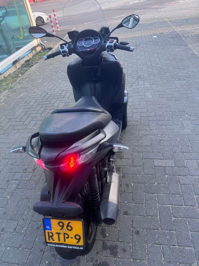 Piaggio MP3 300cc | 2011 | 13.295 km | Akrapovič | rijdt top, Ophalen, Gebruikt, Overige modellen, Maximaal 45 km/u