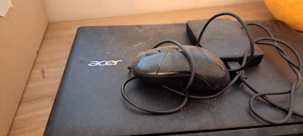 ik wil me laptop verkopen omdat ik er niks mee doe het inter, Computers en Software, Windows Laptops, Ophalen of Verzenden, Zo goed als nieuw
