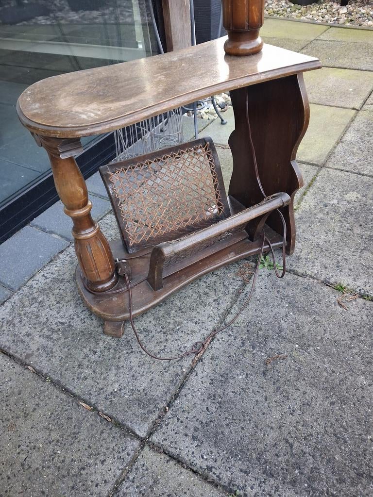 Staande lamp met kranten bak., Ophalen