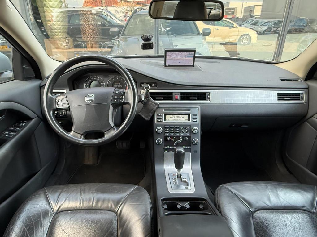 Volvo XC70 3.2 Momentum APK/NAP/NAVI/LEER/TREKHAAK, Automaat, XC70, Vierwielaandrijving, 1744 kg