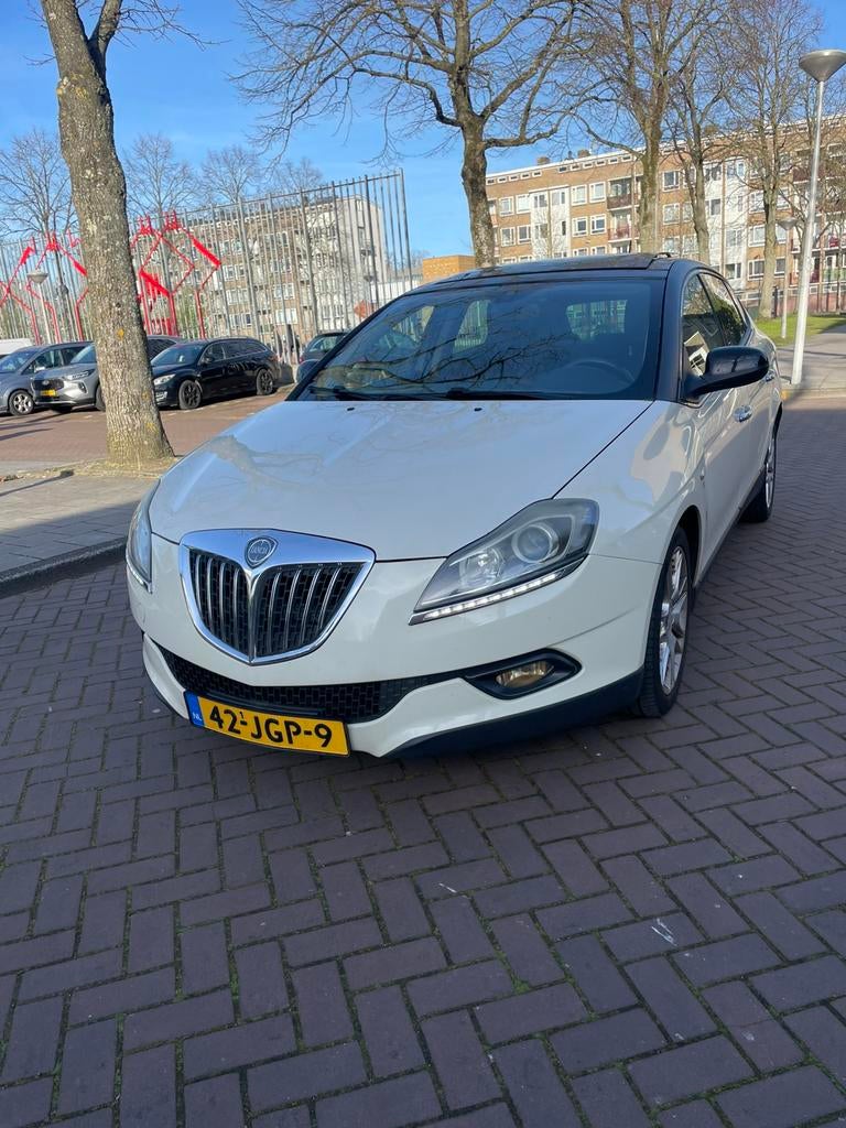 Lancia Delta 1.4 Tjet 150 2009 Wit clima pano leer met NAP, Auto's, Lancia, Voorwielaandrijving, Euro 5, 4 cilinders, Wit