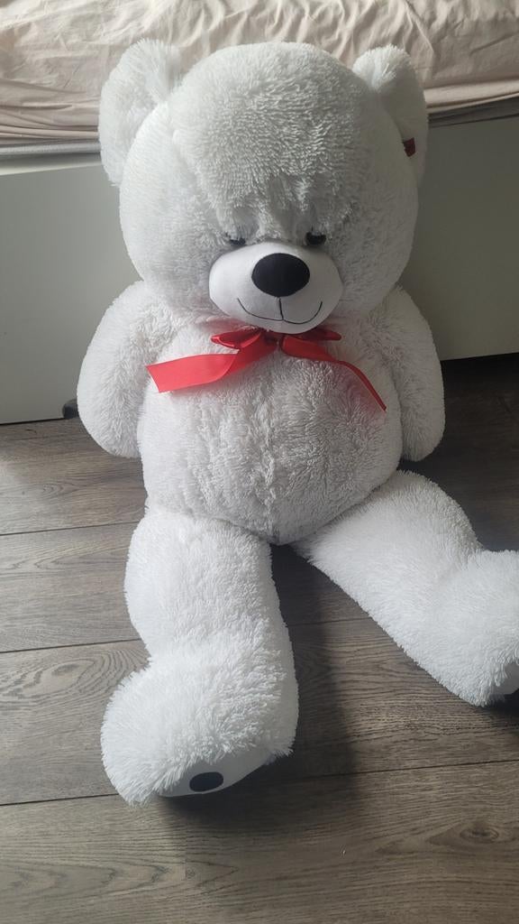 Grote witte teddybeer met rode strik, Ophalen of Verzenden