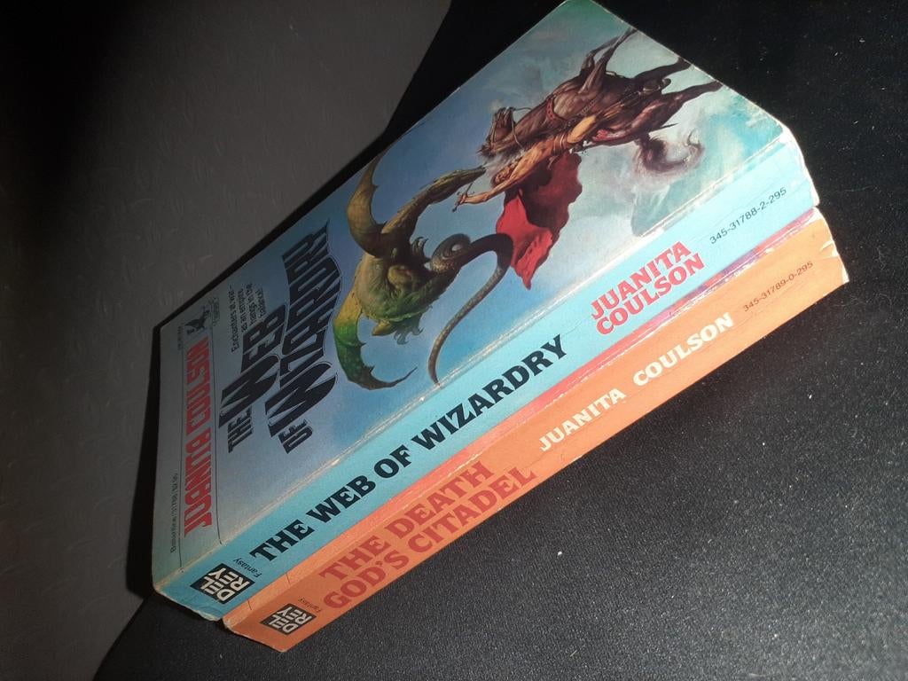 Juanita Coulson Fantasy Boeken:The Web of Wizardry & The De, Ophalen of Verzenden, Gelezen