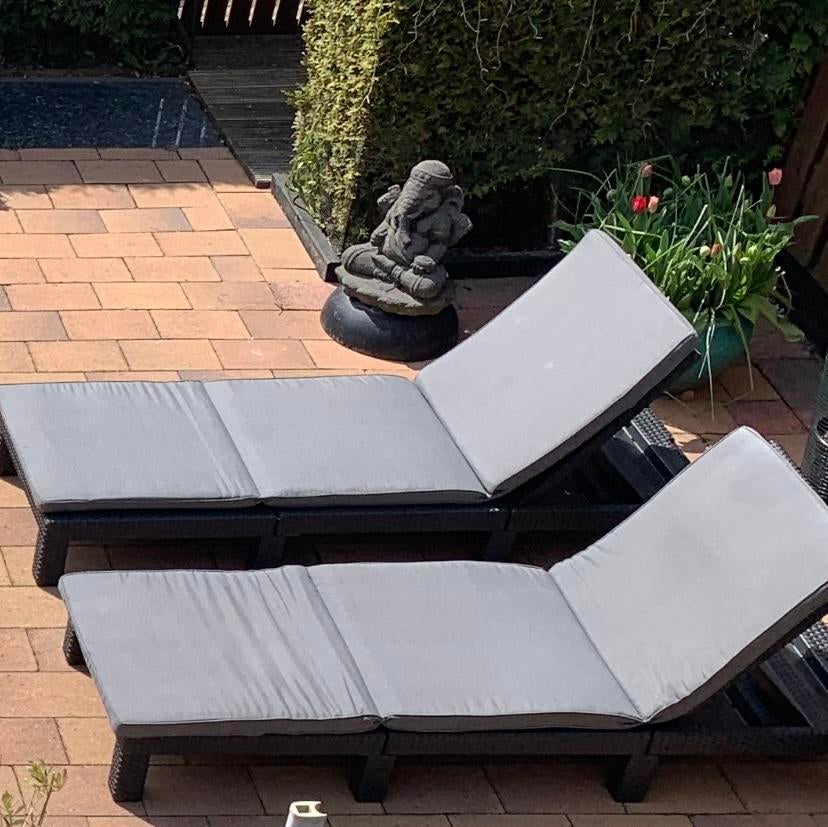Loungebedden / ligstoelen met kussens, Tuin en Terras, Ophalen, Zo goed als nieuw, Wicker, Verstelbaar
