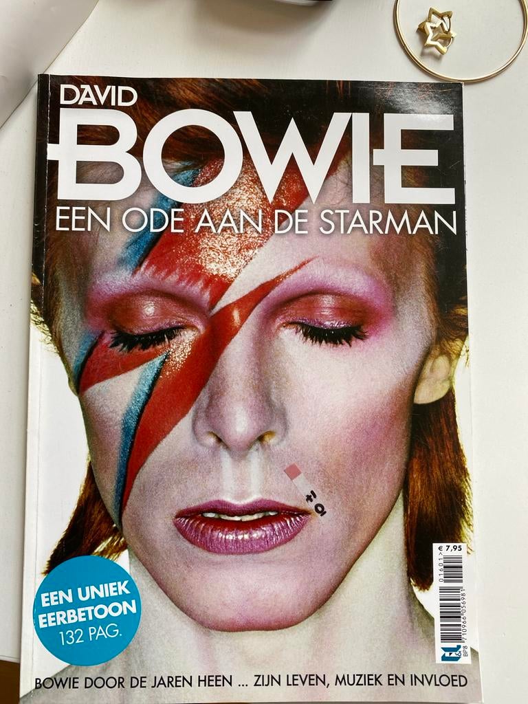 David Bowie: Een Ode aan de Starman - Muziektijdschrift, Ophalen of Verzenden, Zo goed als nieuw, Muziek, Film of Tv