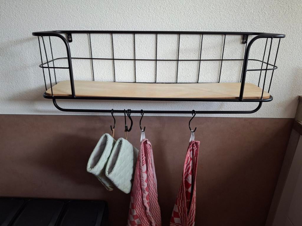 Wandrek 2x met houten plank (1met haken), Ophalen of Verzenden, Gebruikt