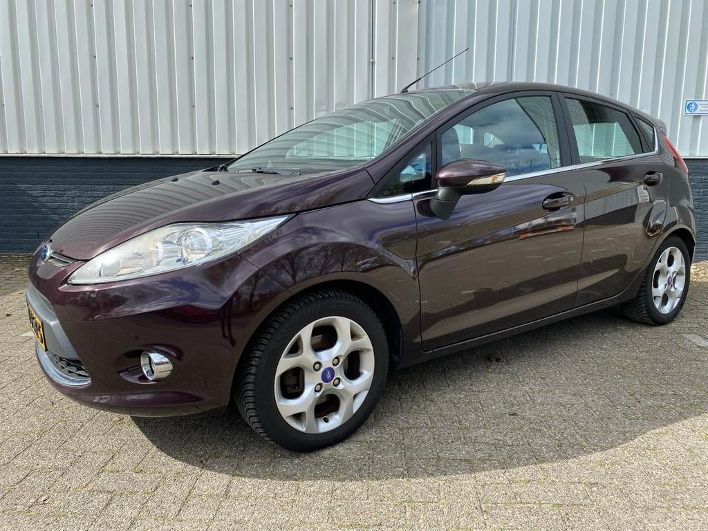 Ford Fiësta 1.4 71KW 5DR 2011 Titanium Apk 2027, Auto's, Voorwielaandrijving, 40 €/maand, Origineel Nederlands, Handgeschakeld