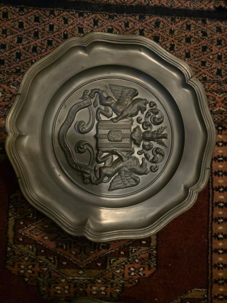 Antieke tinnen decoratieve borden (2 stuks), Ophalen of Verzenden