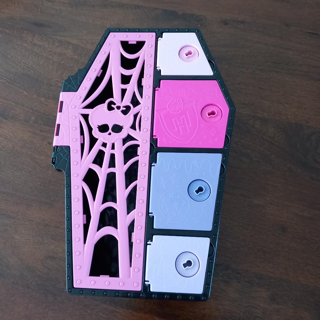 Monster High kast, Ophalen of Verzenden, Gebruikt, Accessoires