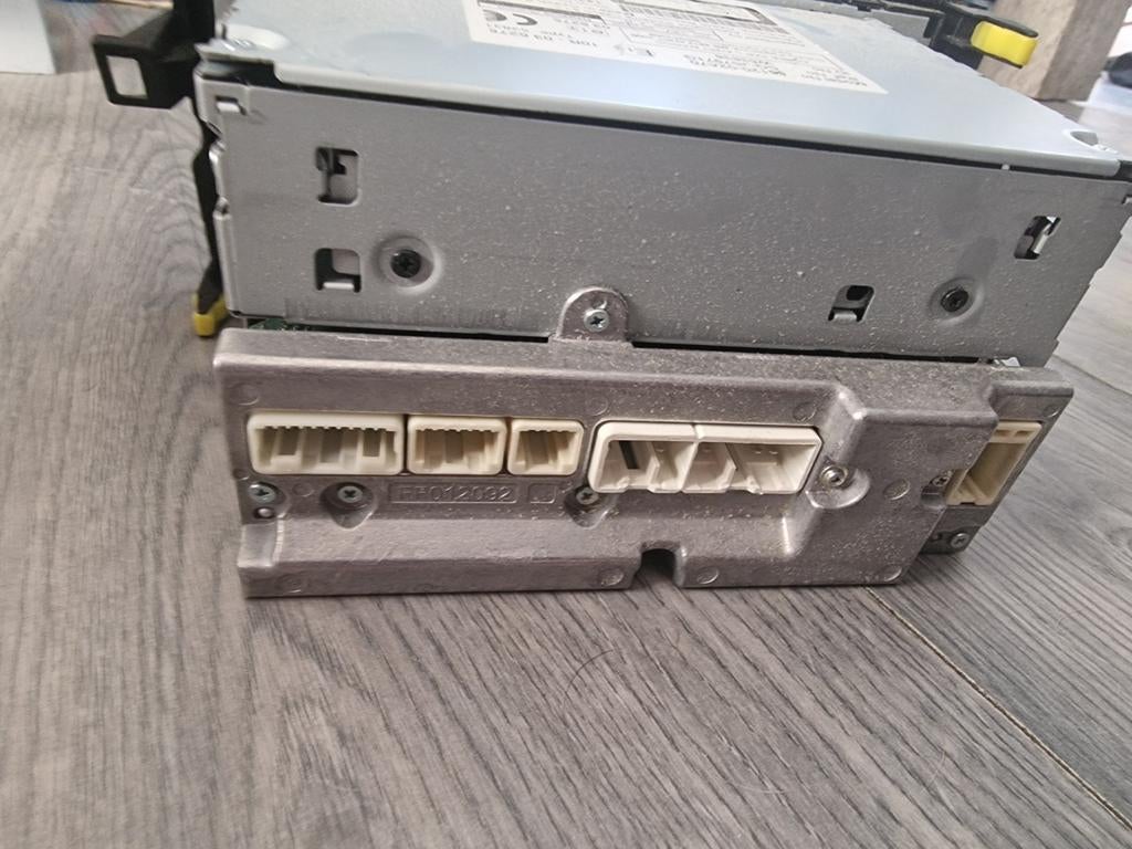 Originele Mazda radio / CD speler - Model: 86120-02A70, Ophalen of Verzenden, Gebruikt