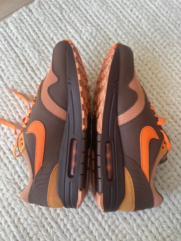 Nike Air Max 1 Kingsday Cacao Wow/Bright Mandarin (Nieuw), Kleding | Heren, Schoenen, Ophalen, Nieuw, Bruin, Sneakers of Gympen