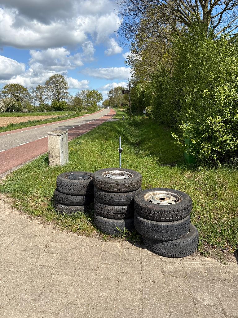 Gratis af te halen in Drempt: autobanden, Ophalen, Gebruikt