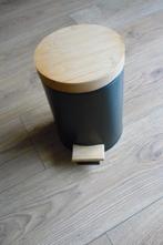 Kleine zwart & hout '' PENDAALEMMER '', Ophalen, Kunststof, Met pedaal, Zo goed als nieuw