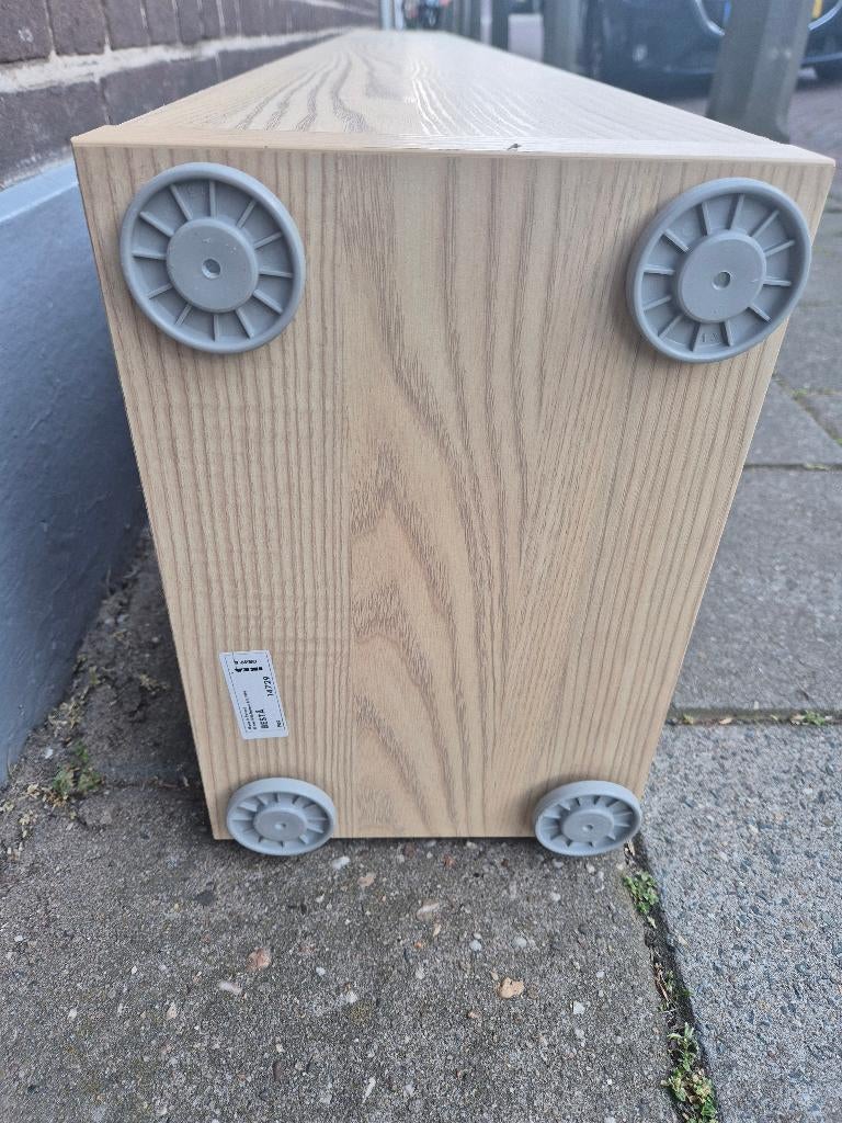 Degelijk stevige mooie kast GRATIS, Huis en Inrichting, Kasten | Kledingkasten, Ophalen, Met plank(en), Minder dan 50 cm, Grenenhout