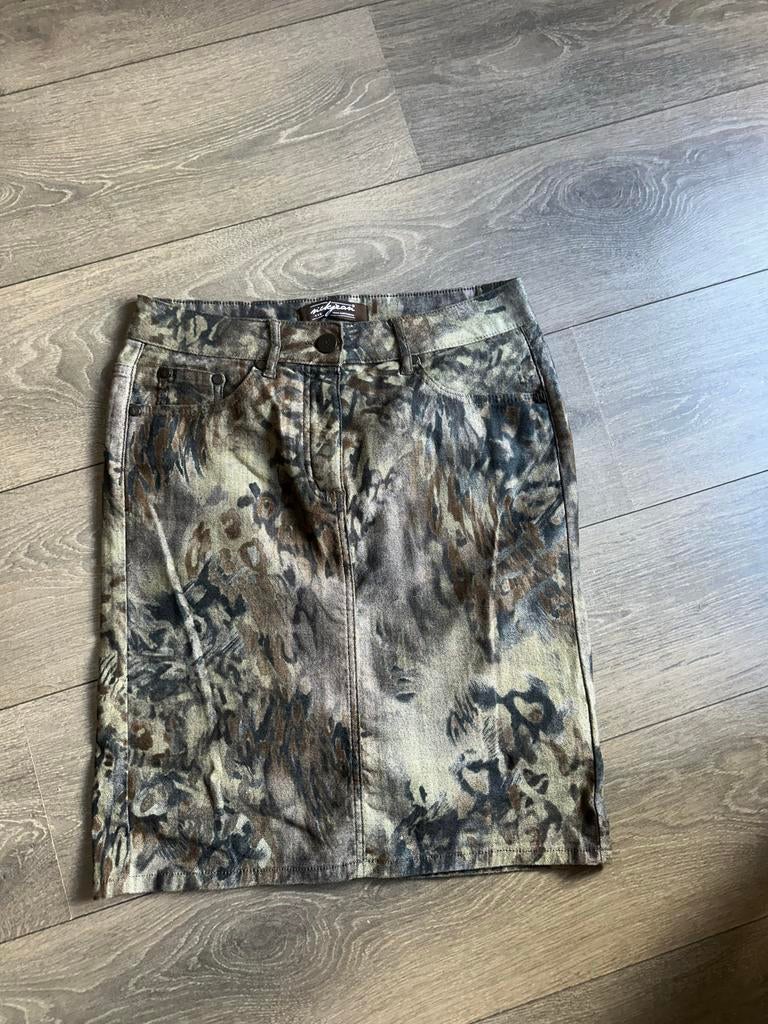 Mooie rok maat M, Maat 38/40 (M), Ophalen of Verzenden, Zo goed als nieuw, Knielengte