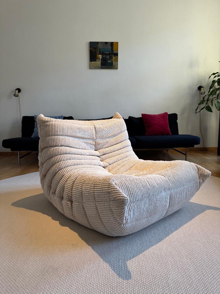 Ligne Roset – Togo 1-zits Fauteuil/Stoel – Beige Corduroy, Gebruikt, Leer, 75 tot 100 cm, Knoll vitra artifort sede b&b italia cassina mid century retro