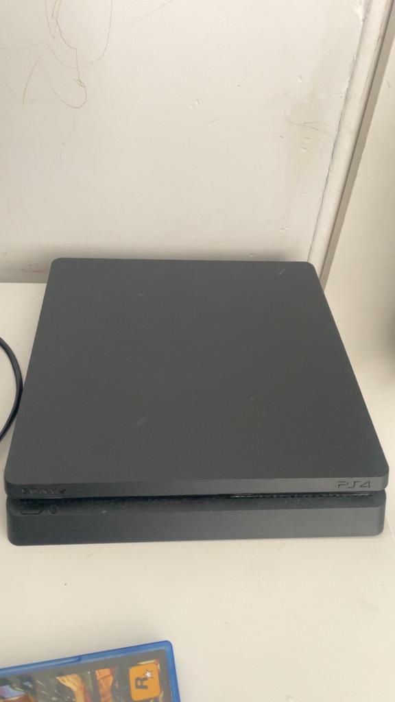 Playstation 4 slim, Ophalen of Verzenden, Gebruikt, Met 2 controllers, Slim