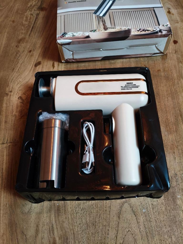 pasta noodle maker, Ophalen of Verzenden, Zo goed als nieuw