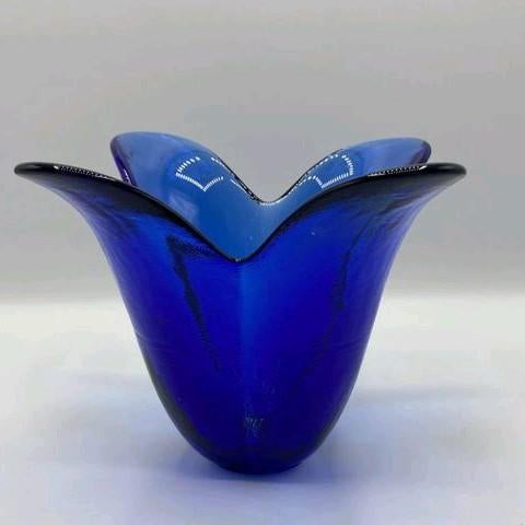 Vintage Kobaltblauwe "zakdoek" vaas-Studio Nova -Portugal-, Antiek en Kunst, Antiek | Glas en Kristal, Ophalen of Verzenden