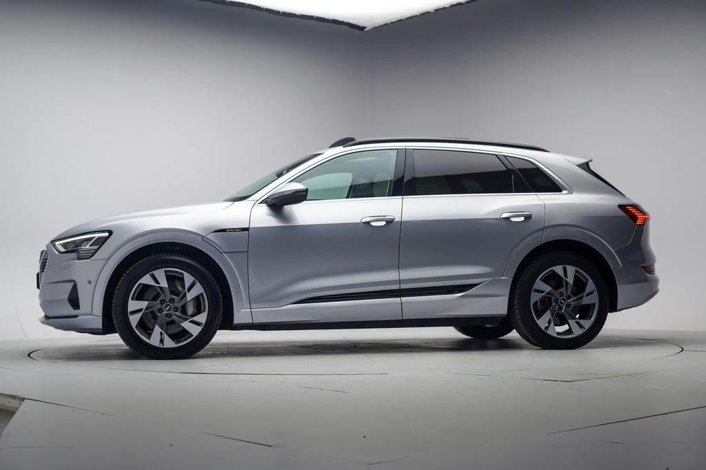 Audi e-tron 50 Quattro Business Edition Plus [ Panorama Navi, Automaat, 0 cilinders, SUV of Terreinwagen, Zilver of Grijs