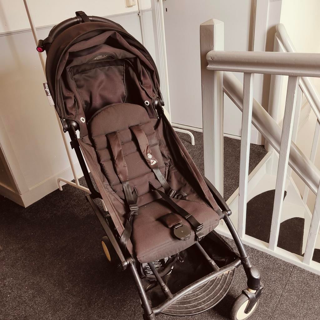Yoyo Babyzen Zwarte buggy, Kinderen en Baby's, Buggy's, Ophalen, Gebruikt, Verstelbare rugleuning