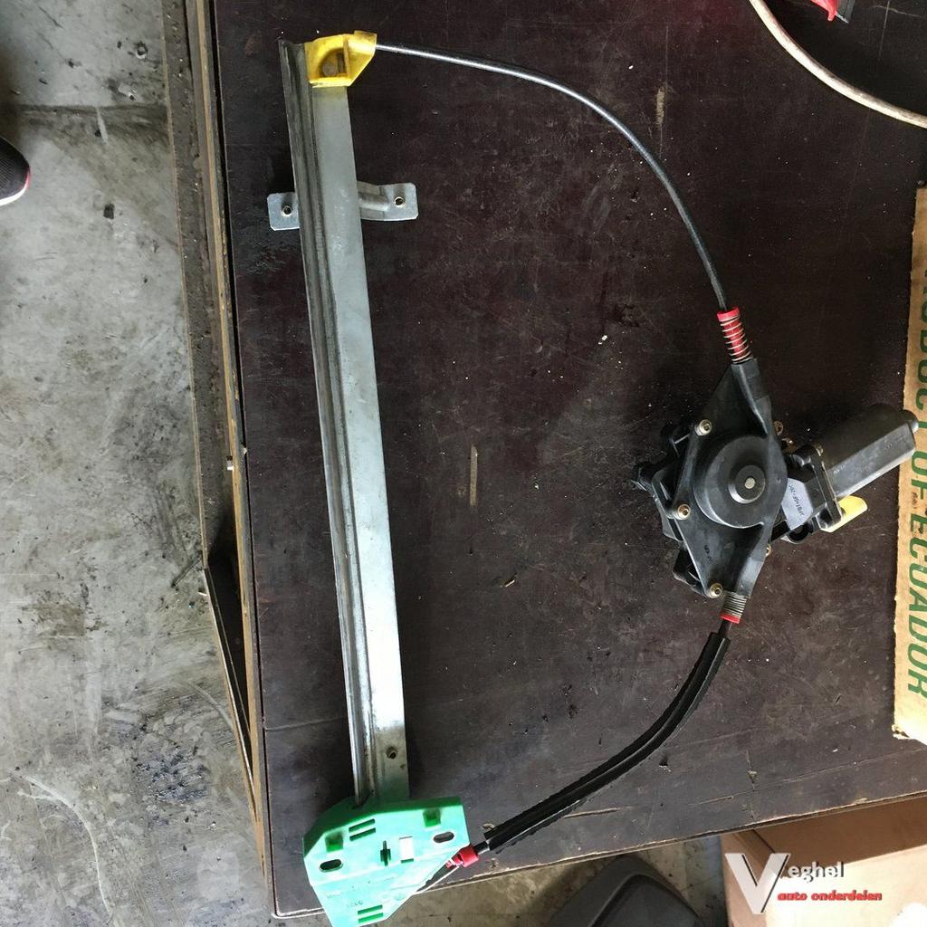 Ford Ka 2002 Elektr  Raammechanisme Linksvoor, Gebruikt, -, -, Ophalen of Verzenden