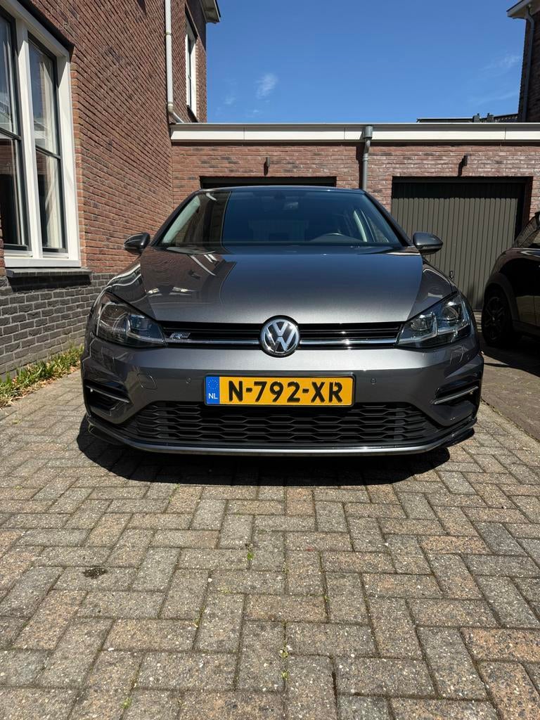 Volkswagen Golf 1.4 TSI 125pk 7-DSG 5D 2017 Grijs, Zwart, 4 cilinders, 1191 kg, 1395 cc