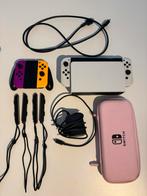Nintendo Switch OLED wit met hoes, extra joycons en kabels, Spelcomputers en Games, Spelcomputers | Nintendo Switch, Ophalen of Verzenden
