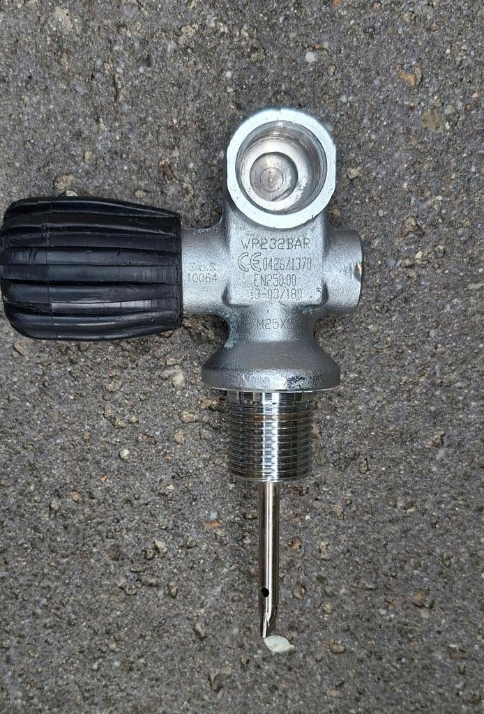 Kraan duikfles Enkel 230Bar M25X2, Watersport en Boten, Duiken, Ophalen, Duikfles